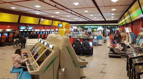 Centerplay.